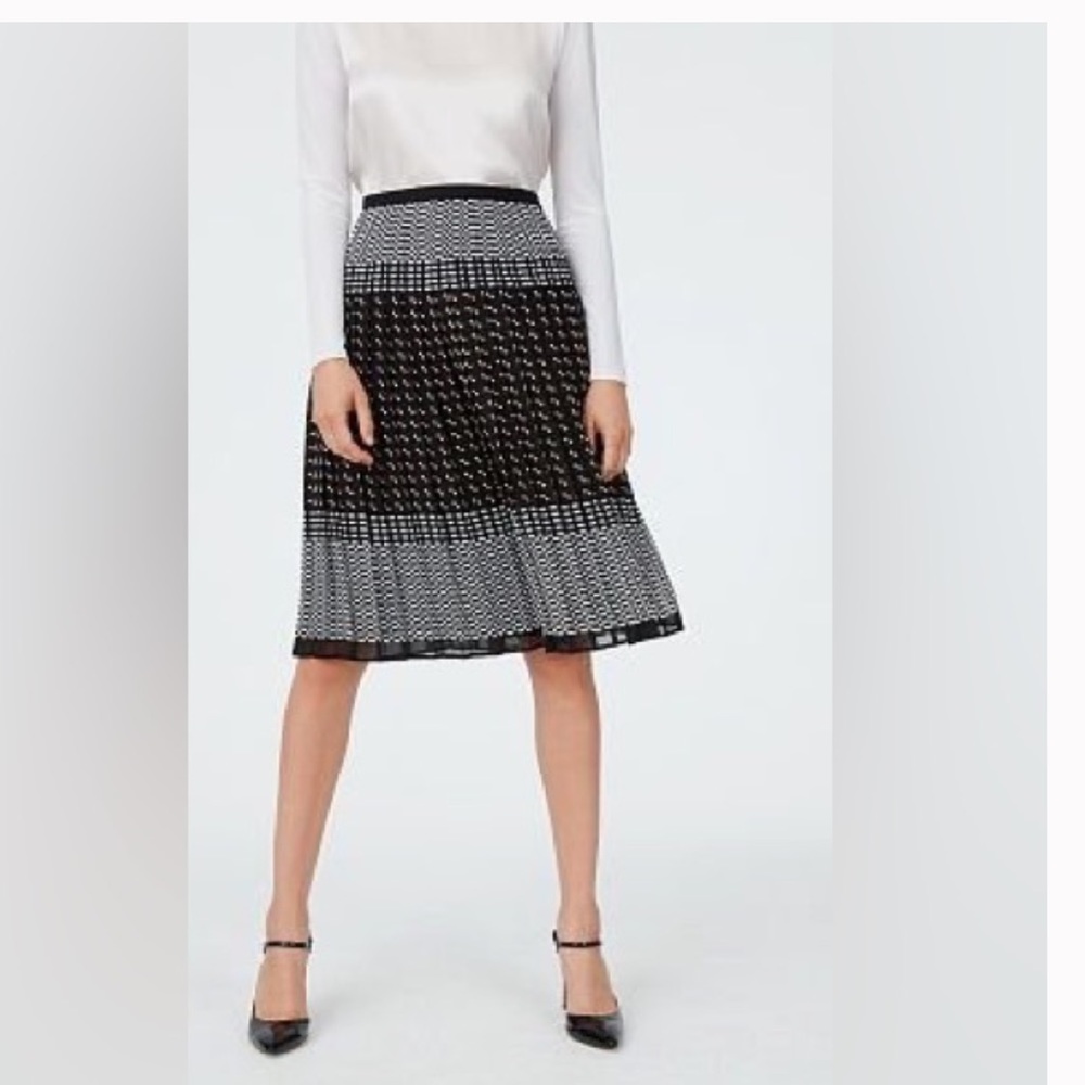 Club Monaco Pletela Pleated Skirt Size 00